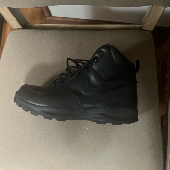 Nike Other - Nike Men's All-Black Boots